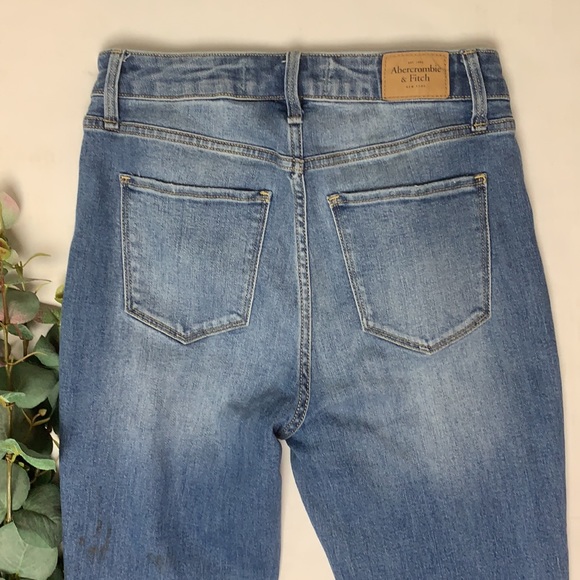 A&F curve love ankle high rise distressed jeans - Picture 8 of 8